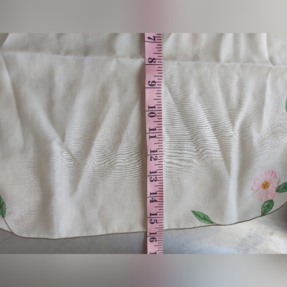 Vintage embroidered 8 pc napkin and placemat set EUC - Picture 5 of 6